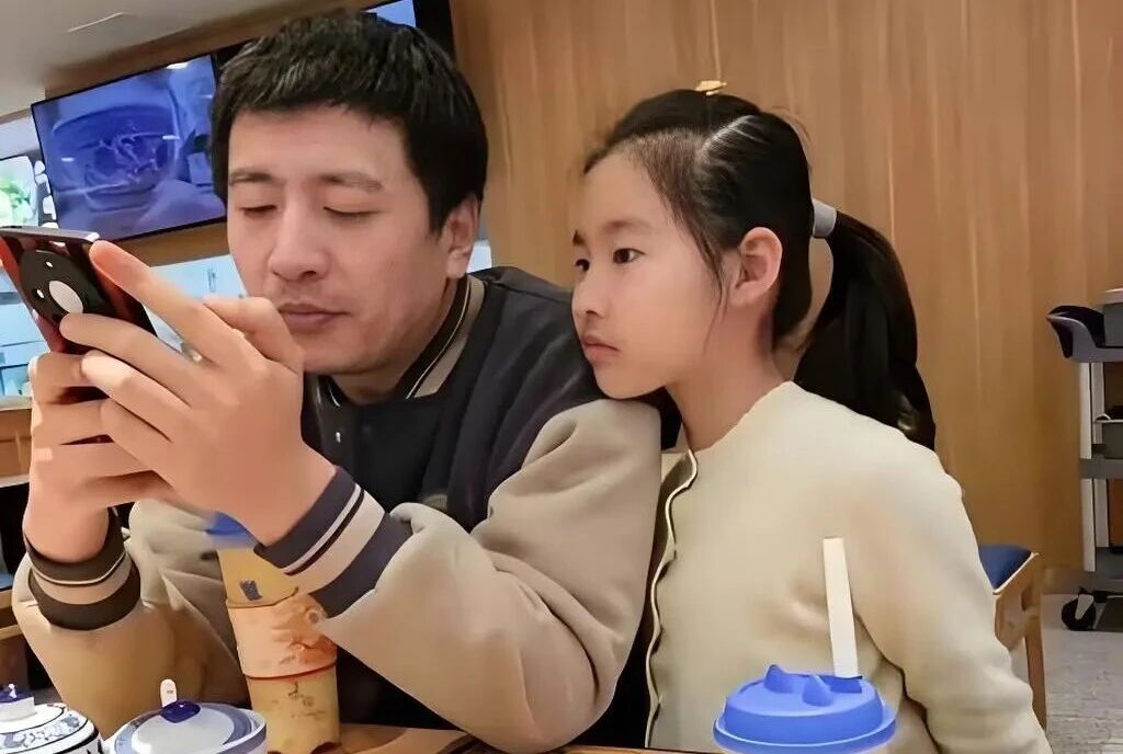 张雪峰的婚恋曝光……一年前秘密立了遗嘱，财产全给11岁女儿-寻找资源网