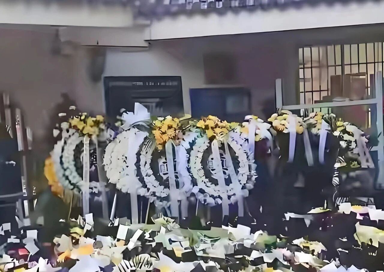 图片[3]-张雪峰先生追悼会，究竟是谁在定性出现了“恶劣事件”？-寻找资源网